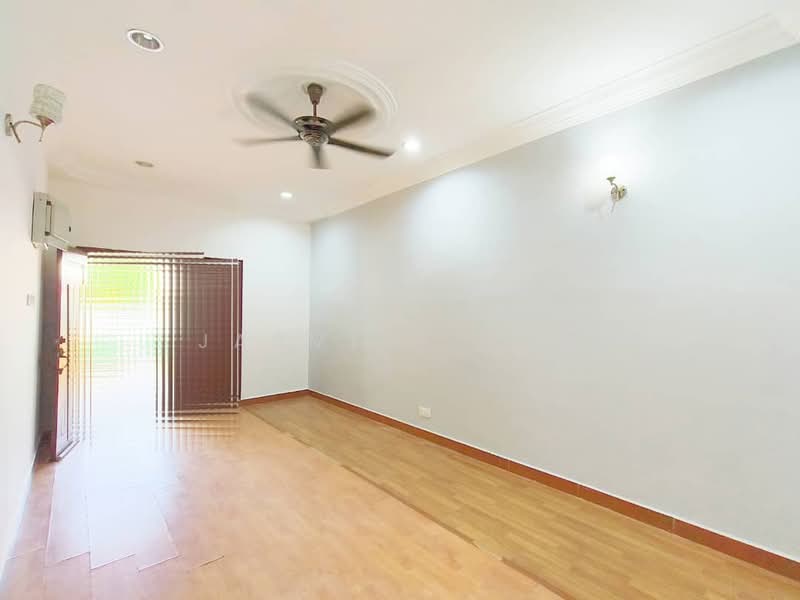 Rumah Teres 1-Tingkat untuk Disewa di Taman Selayang Jaya (Selayang) - Jasmine Ong - Living Room - PropertyGuru.com.my