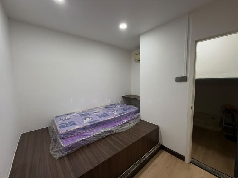 Rumah Teres 1-Tingkat untuk Dijual di Taman Mount Austin (Tebrau) - Tommy Tai - Bedroom - PropertyGuru.com.my