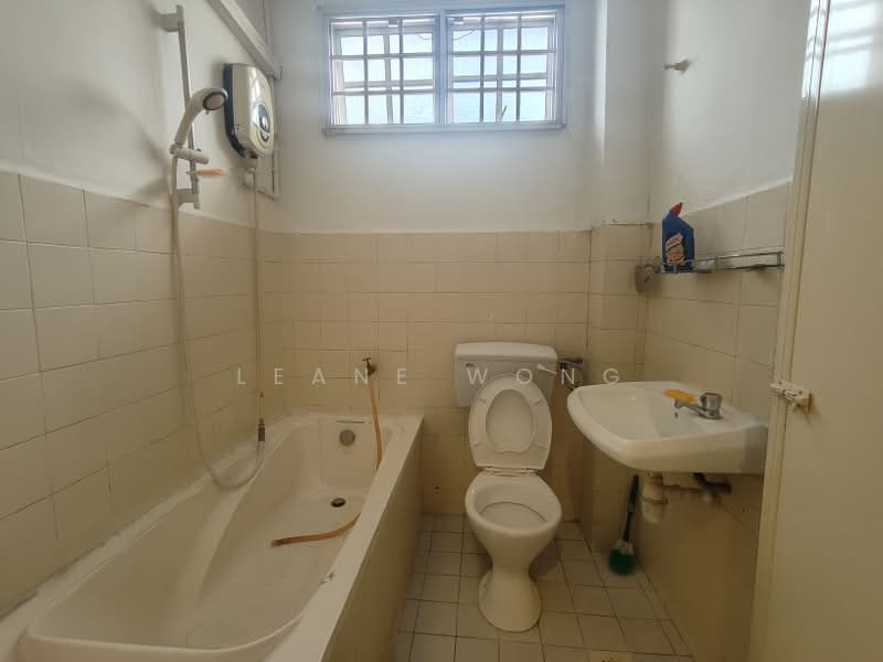 Rumah Teres 2 Tingkat untuk Dijual di Taman Taynton View (Cheras) - Leane Wong - Bathroom - PropertyGuru.com.my