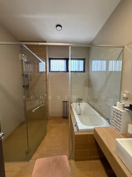 Rumah Berkembar untuk Dijual di Eco Sanctuary (Telok Panglima Garang) - Yongsen Lim - Bathroom - PropertyGuru.com.my