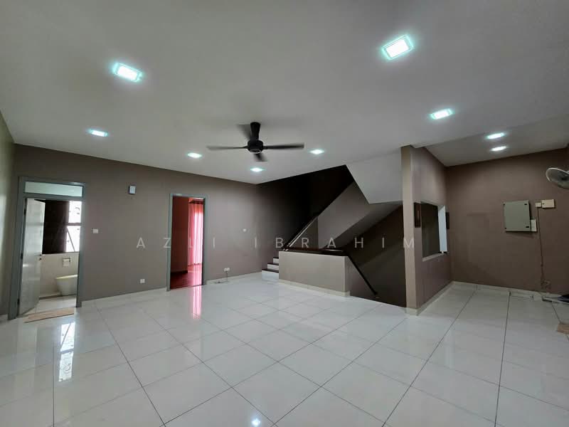 3-storey Terraced House for Sale in Alam Damai (Cheras) - Azli Ibrahim - Living Room - PropertyGuru.com.my
