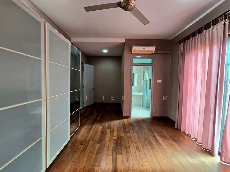 3-storey Terraced House for Sale in Alam Damai (Cheras) - Azli Ibrahim - Bedroom - PropertyGuru.com.my