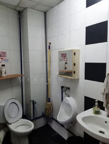 Shop for Rent in Taman Bukit Jambul (Bukit Jambul) - Lenny Goon - Bathroom - PropertyGuru.com.my