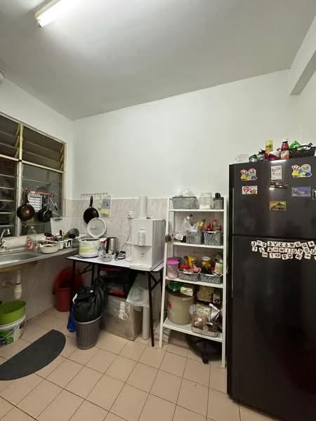 Pangsapuri untuk Dijual di Vista Seri Alam - Yucong . - Kitchen - PropertyGuru.com.my