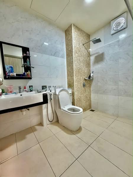 Service Residence for Sale at D'Summit Residences - Kenneth Tan - Bathroom - PropertyGuru.com.my