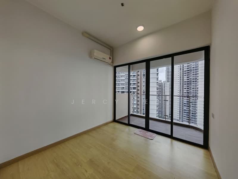 Kondominium untuk Dijual di Amberside @ Country Garden Danga Bay - Jercy Ten - Balcony - PropertyGuru.com.my