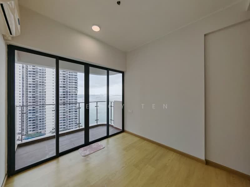 Kondominium untuk Dijual di Amberside @ Country Garden Danga Bay - Jercy Ten - Balcony - PropertyGuru.com.my