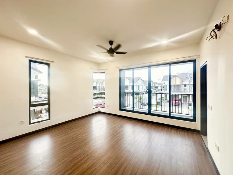 2-storey Terraced House for Sale in Bandar Bukit Raja (Klang) - Maya Myra - Living Room - PropertyGuru.com.my