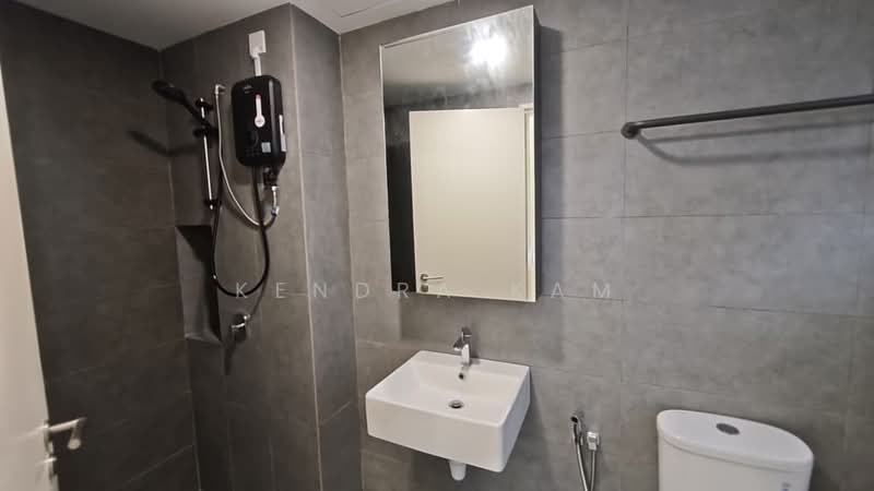 Kondominium untuk Disewa di D'Terra Residences - Kendra Kam - Bathroom - PropertyGuru.com.my