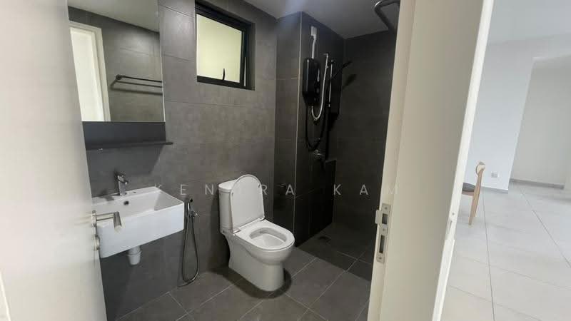 Condominium for Rent at D'Terra Residences - Kendra Kam - Bathroom - PropertyGuru.com.my