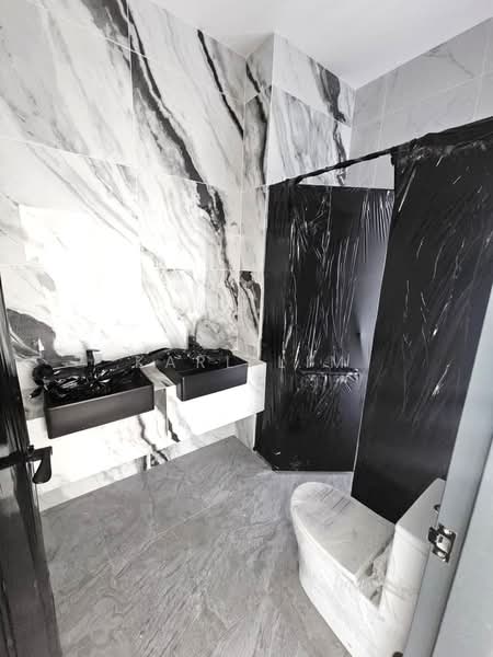 Cluster House for Sale in Bandar Uda Utama (Johor Bahru) - Karl Lim - Bathroom - PropertyGuru.com.my