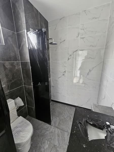 Cluster House for Sale in Bandar Uda Utama (Johor Bahru) - Karl Lim - Bathroom - PropertyGuru.com.my