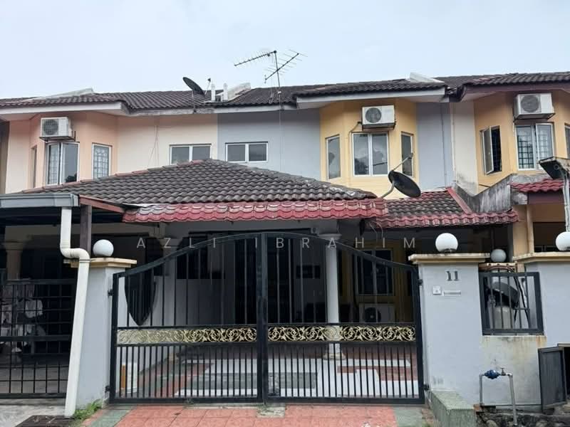2-storey Terraced House for Sale in Seksyen 5 (Bangi) - Azli Ibrahim - Exterior - PropertyGuru.com.my