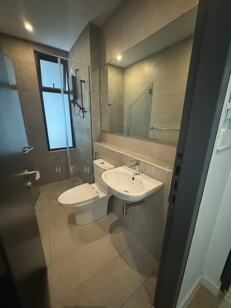 Kediaman Servis untuk Dijual di Atwater : Service Residences - Henry Lee - Bathroom - PropertyGuru.com.my