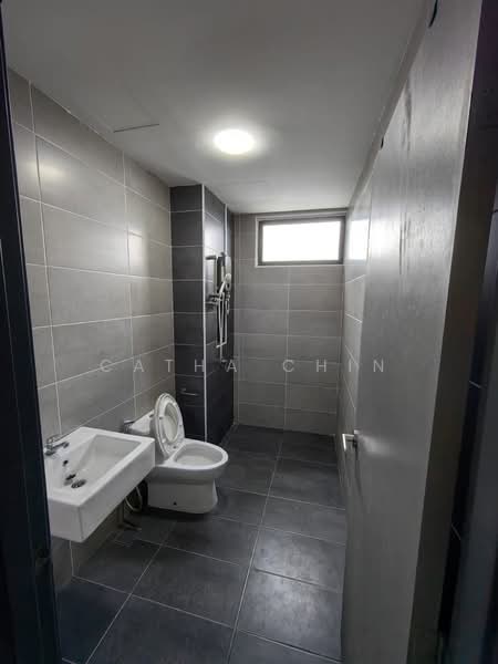 Service Residence for Sale at Marina Residence - Catha Chin - Bathroom - PropertyGuru.com.my