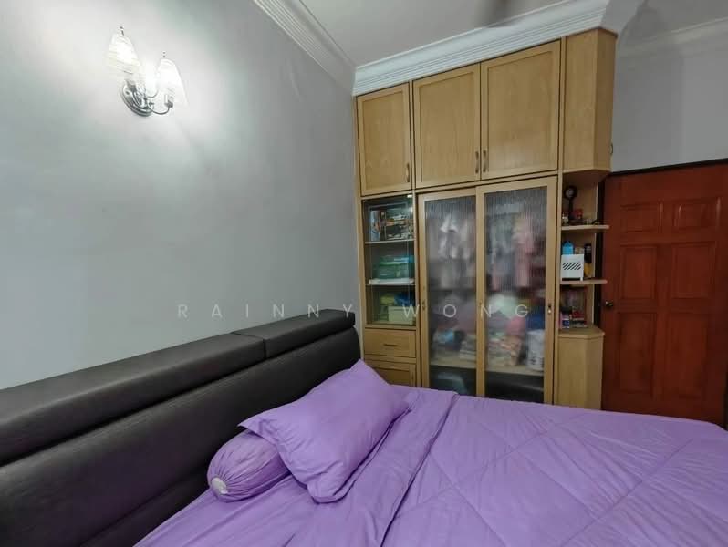 Rumah Teres 2-Tingkat untuk Dijual di Taman Chee Seng (Tanjung Bungah) - Rainny Wong - Bedroom - PropertyGuru.com.my