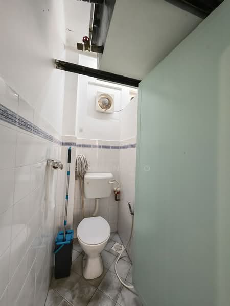 Flat for Sale at Taman Daya - Jalan Enau 16,20 - SY Ngo - Bathroom - PropertyGuru.com.my