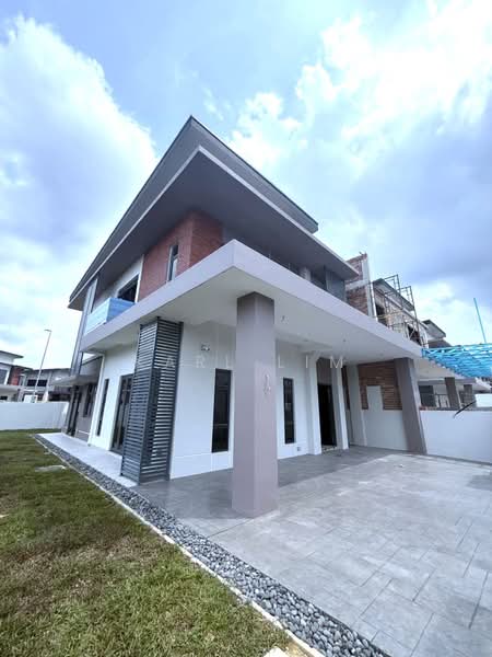 Rumah Berkembar untuk Dijual di Bandar Uda Utama (Johor Bahru) - Karl Lim - Exterior - PropertyGuru.com.my