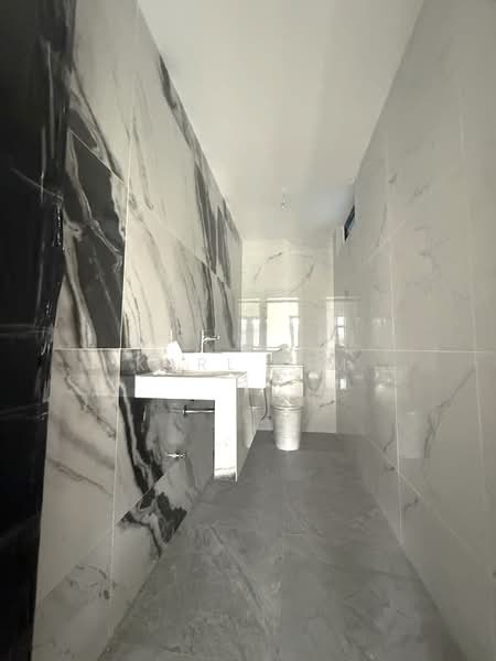 Rumah Berkembar untuk Dijual di Bandar Uda Utama (Johor Bahru) - Karl Lim - Bathroom - PropertyGuru.com.my