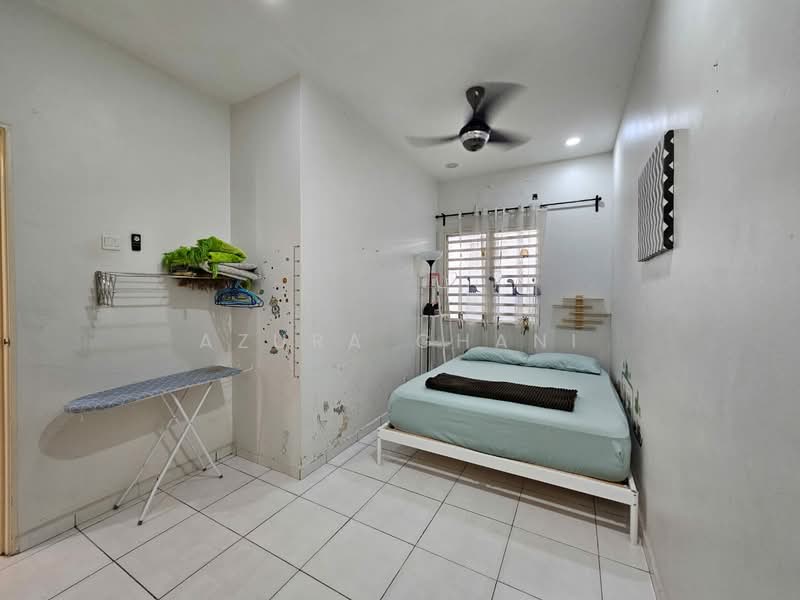 Rumah Teres 2-Tingkat untuk Dijual di Sungai Dua (Penang) - Azura Ghani - Bedroom - PropertyGuru.com.my