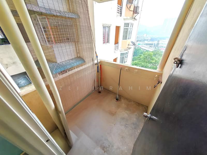 Pangsapuri untuk Dijual di Pangsapuri Mawar Sari - Azli Ibrahim - Balcony - PropertyGuru.com.my