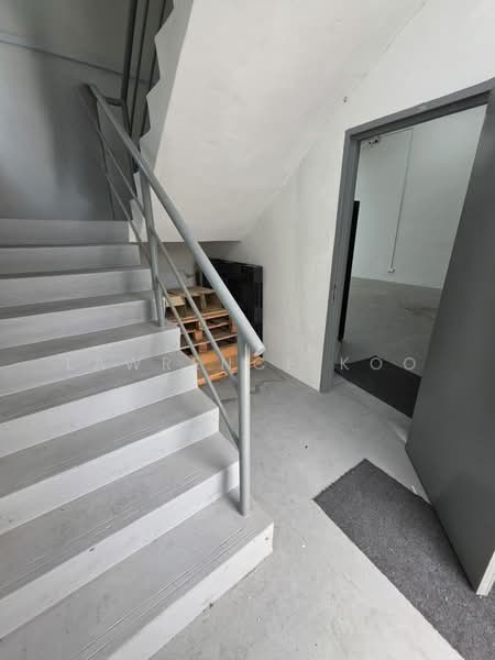 Kilang Berkembar untuk Dijual di Ayer Keroh (Melaka) - Lawrence Koo - Entrance - PropertyGuru.com.my