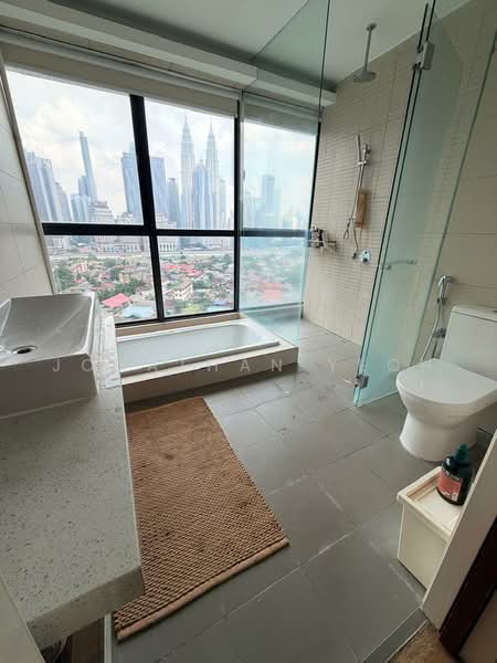 Servis Apartment untuk Dijual di Setia SKY Residences - Jonathan Yeoh - Bathroom - PropertyGuru.com.my