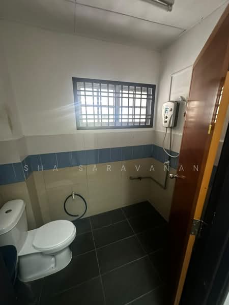 Rumah Teres untuk Disewa di Kulai (Johor) - Sha Saravanan - Bathroom - PropertyGuru.com.my