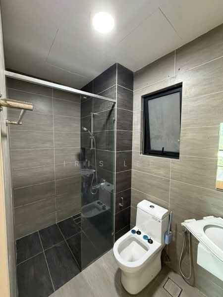 Kediaman Servis untuk Disewa di Sinaran - Iris Lee - Bathroom - PropertyGuru.com.my