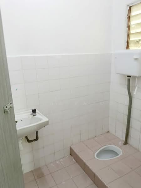 Rumah Teres 2-Tingkat untuk Disewa di Taman Sri Muda (Shah Alam) - Zuraina Rajudin - Bathroom - PropertyGuru.com.my
