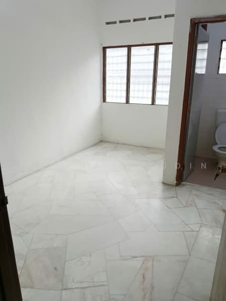 Rumah Teres 2-Tingkat untuk Disewa di Taman Sri Muda (Shah Alam) - Zuraina Rajudin - Bathroom - PropertyGuru.com.my