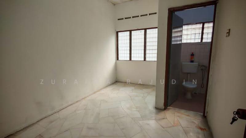 2-storey Terraced House for Rent in Taman Sri Muda (Shah Alam) - Zuraina Rajudin - Interior - PropertyGuru.com.my