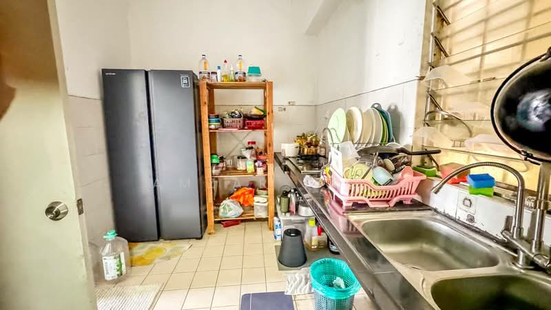 Pangsapuri untuk Dijual di Seri Ixora Apartment - Amzar Faiz - PropertyGuru.com.my