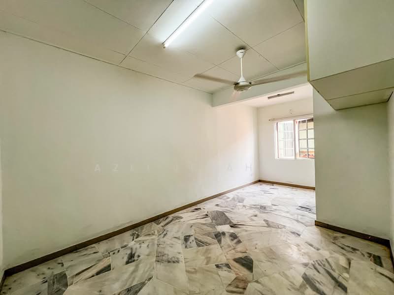 2-storey Terraced House for Sale in Taman Bukit Permai (Ampang) - Azli Ibrahim - Interior - PropertyGuru.com.my
