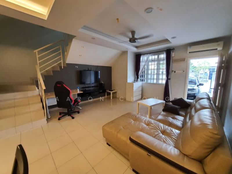 Townhouse for Sale in Seri Kembangan (Selangor) - Aaron Chong - Living Room - PropertyGuru.com.my