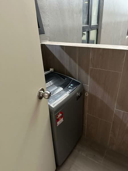 Kediaman Servis untuk Disewa di Geo Bukit Rimau - Hong Ng - Balcony - PropertyGuru.com.my
