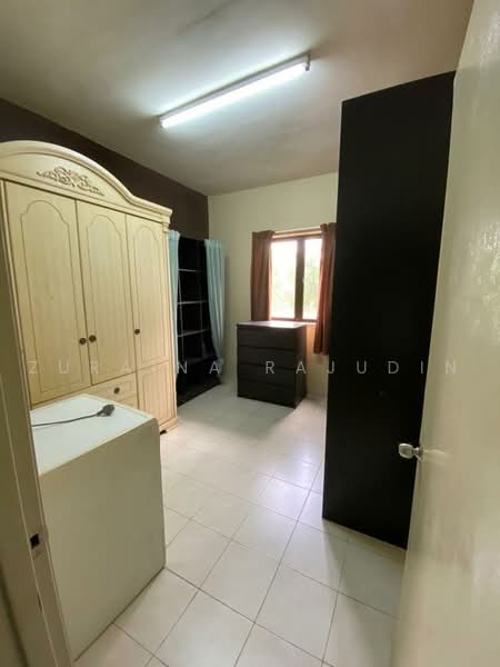 Pangsapuri untuk Disewa di Apartment Komuter Raya - Zuraina Rajudin - Bedroom - PropertyGuru.com.my