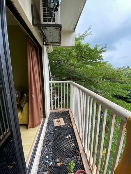 Pangsapuri untuk Disewa di Apartment Komuter Raya - Zuraina Rajudin - Balcony - PropertyGuru.com.my