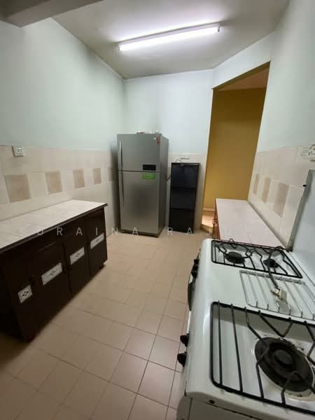 Pangsapuri untuk Disewa di Apartment Komuter Raya - Zuraina Rajudin - Kitchen - PropertyGuru.com.my