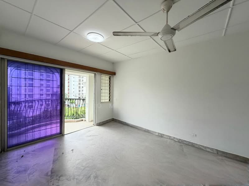 Pangsapuri untuk Dijual di Subang Ville Ehsan - Tom Yip - Balcony - PropertyGuru.com.my