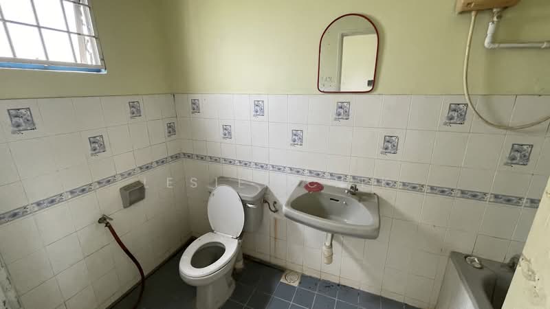 Condominium for Sale at Sri Suajaya Condominium - Lesley Chik - Bathroom - PropertyGuru.com.my