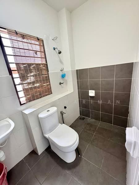 Rumah Berkembar untuk Dijual di Shah Alam (Selangor) - Awie Shariman - Bathroom - PropertyGuru.com.my