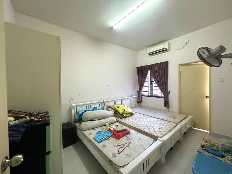 2-storey Terraced House for Sale in Taman Seri Austin (Tebrau) - SY Ngo - Bedroom - PropertyGuru.com.my