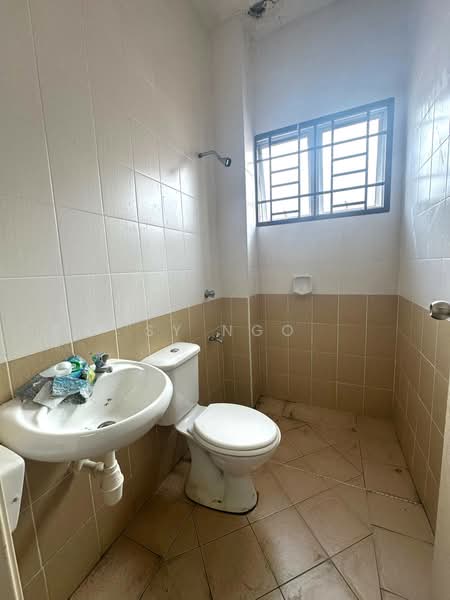 2-storey Terraced House for Sale in Taman Seri Austin (Tebrau) - SY Ngo - Bathroom - PropertyGuru.com.my