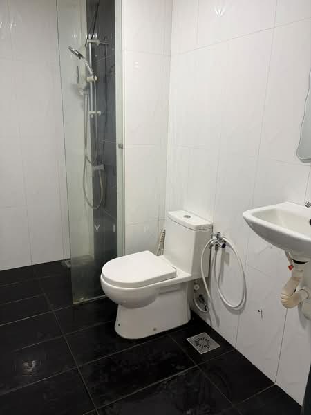 Kediaman Servis untuk Disewa di Menara Geno - Yi Peng - Bathroom - PropertyGuru.com.my