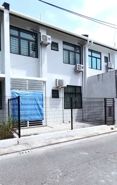2-storey Terraced House for Sale in Bandar Uda Utama (Johor Bahru) - Karl Lim - Exterior - PropertyGuru.com.my