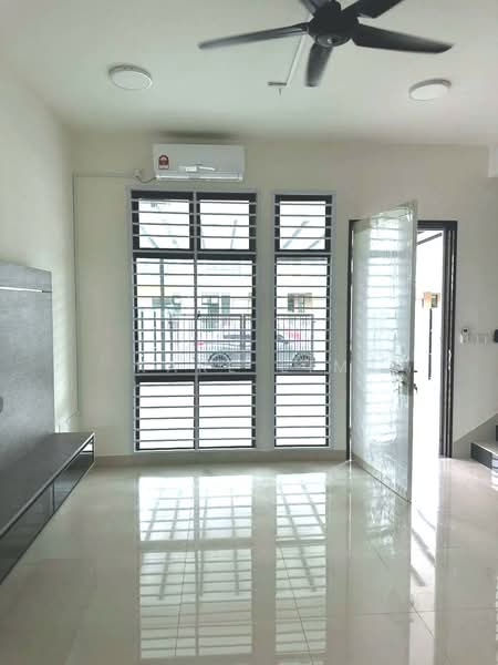2-storey Terraced House for Sale in Bandar Uda Utama (Johor Bahru) - Karl Lim - Living Room - PropertyGuru.com.my