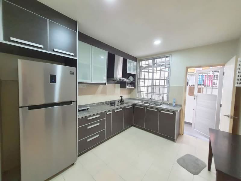 Townhouse for Sale in Seri Kembangan (Selangor) - Jason Tan - Kitchen - PropertyGuru.com.my