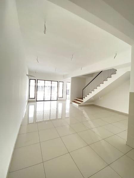 2-storey Terraced House for Sale in Elmina (Shah Alam) - Winson Tam - Living Room - PropertyGuru.com.my