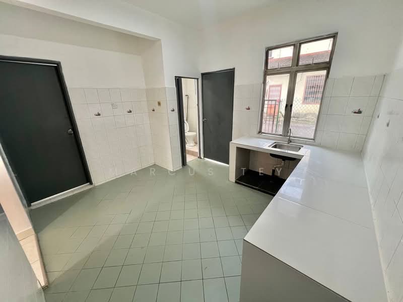 2-storey Terraced House for Sale in Taman Mutiara (Pontian) - Marcus Tey - Kitchen - PropertyGuru.com.my